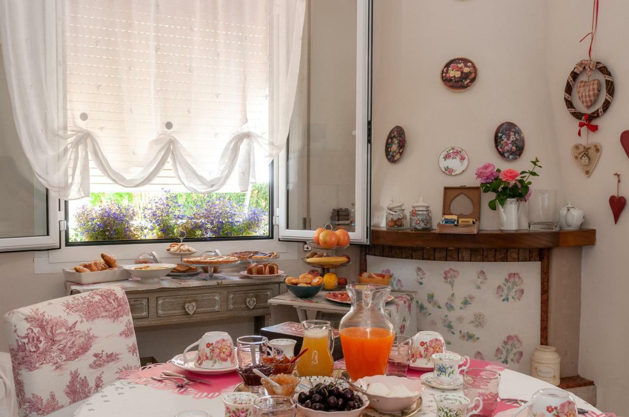 Bed and Breakfast Tre Civette Sul Como à Marina di Massa Extérieur photo