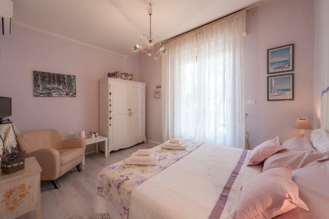 Bed and Breakfast Tre Civette Sul Como à Marina di Massa Extérieur photo